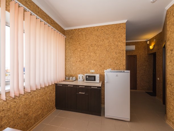 Люкс №91 * 2-х ком. двухкомнатный, база отдыха «Водный мир», Кирилловка. Фото 10