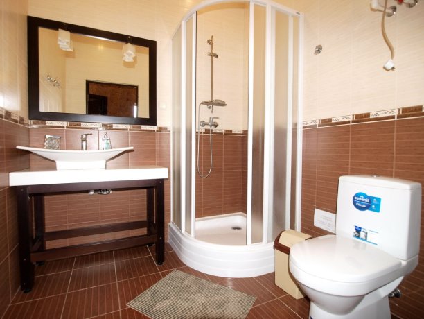 Люкс №117 * 2-х ком. двухкомнатный, база отдыха «Водный мир», Кирилловка. Фото 8