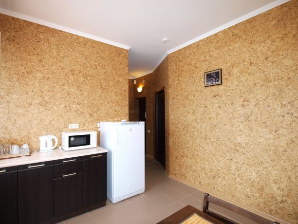 Люкс №117 * 2-х ком. двухкомнатный, база отдыха «Водный мир», Кирилловка. Фото 4