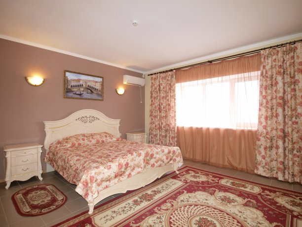 Люкс №101 2-х ком. двухкомнатный, база отдыха «Водный мир», Кирилловка. Фото 7