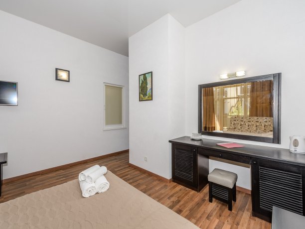 Люкс + №3 однокомнатный, база отдыха «Azov le Chalet», Кирилловка. Фото 5