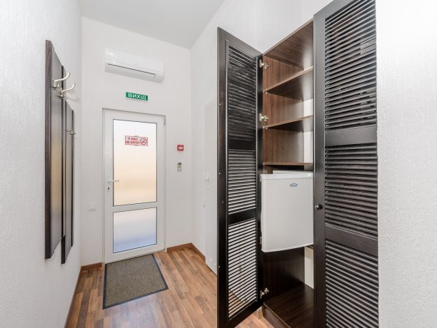 Люкс + №18 однокомнатный, база отдыха «Azov le Chalet», Кирилловка. Фото 7