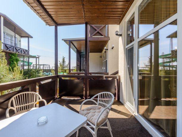 Люкс + №20 однокомнатный, база отдыха «Azov le Chalet», Кирилловка. Фото 5