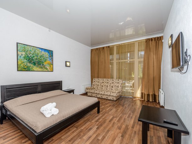 Люкс + №23 однокомнатный, база отдыха «Azov le Chalet», Кирилловка. Фото 3