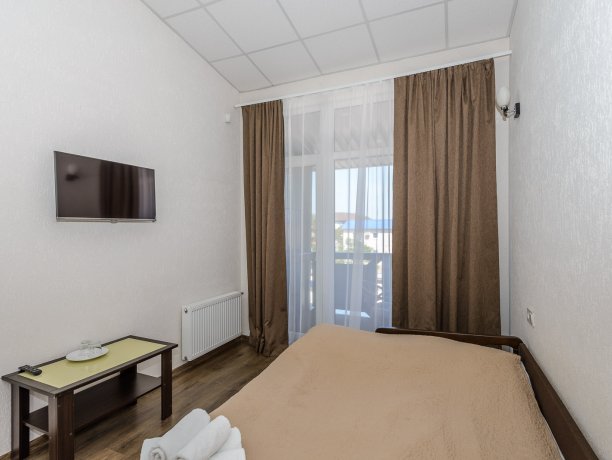 Junior Suite №36 однокомнатный, база отдыха «Azov le Chalet», Кирилловка. Фото 1