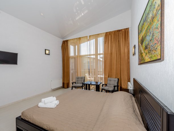 Deluxe №9 однокомнатный, база отдыха «Azov le Chalet», Кирилловка. Фото 2