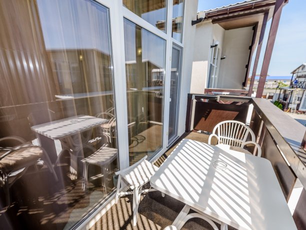 Deluxe №12 однокомнатный, база отдыха «Azov le Chalet», Кирилловка. Фото 11