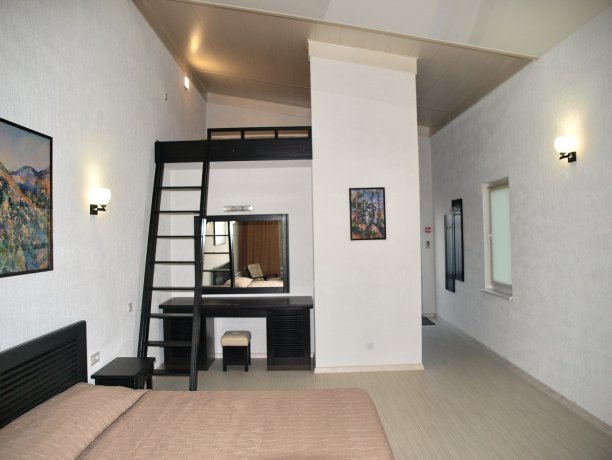 Deluxe №14 однокомнатный, база отдыха «Azov le Chalet», Кирилловка. Фото 2