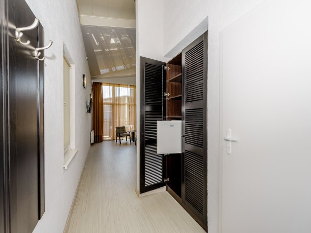 Deluxe №30 однокомнатный, база отдыха «Azov le Chalet», Кирилловка. Фото 5