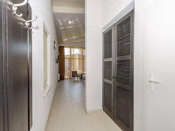 Deluxe №30 однокомнатный, база отдыха «Azov le Chalet», Кирилловка. Фото 6