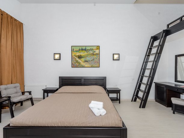 Deluxe №32 однокомнатный, база отдыха «Azov le Chalet», Кирилловка. Фото 1