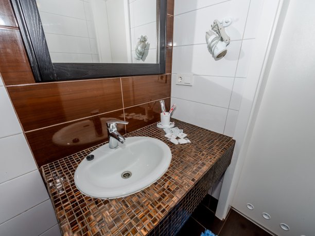 Deluxe №32 однокомнатный, база отдыха «Azov le Chalet», Кирилловка. Фото 7