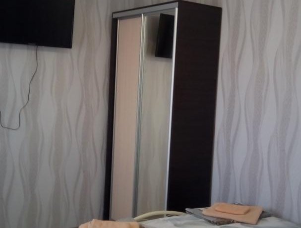 Люкс 8-2 двухкомнатный, база отдыха «Орион», Кирилловка. Фото 9