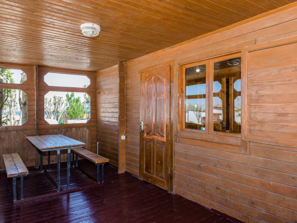 Бунгало №1 ( вид на бассейн) двухкомнатный, гостиничный комплекс «Tropicanka Resort Hotel», Кирилловка. Фото 1