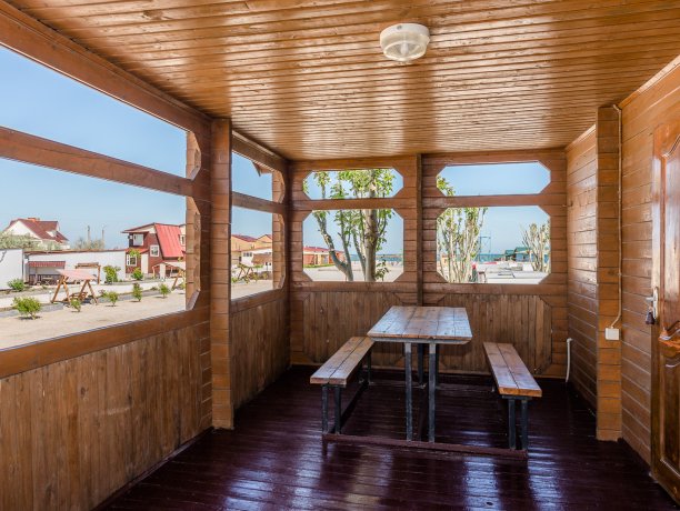 Бунгало №2 (вид на бассейн) двухкомнатный, гостиничный комплекс «Tropicanka Resort Hotel», Кирилловка. Фото 2