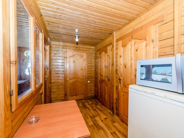 Бунгало №2 (вид на бассейн) двухкомнатный, гостиничный комплекс «Tropicanka Resort Hotel», Кирилловка. Фото 8