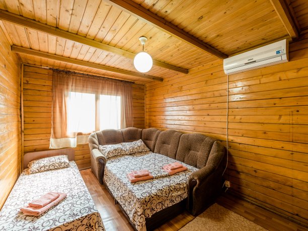 Бунгало №2 (вид на бассейн) двухкомнатный, гостиничный комплекс «Tropicanka Resort Hotel», Кирилловка. Фото 9