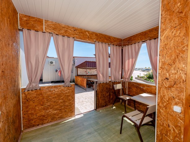 Стандарт 19 (вид на бассейн) однокомнатный, гостиничный комплекс «Tropicanka Resort Hotel», Кирилловка. Фото 2