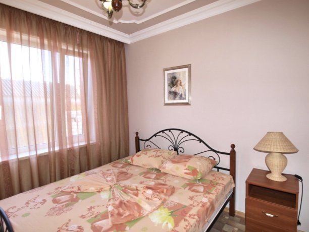 Люкс №8 (кот. 2) , база отдыха «Мир», Кирилловка. Фото 3