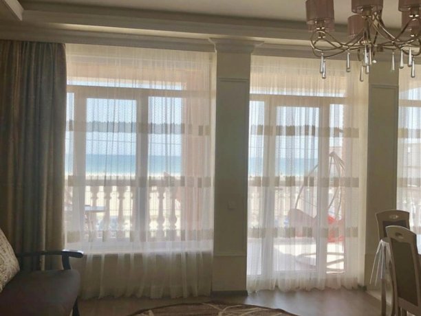 Люкс №1 (корп. 7) двухкомнатный, база отдыха «Мир», Кирилловка. Фото 4