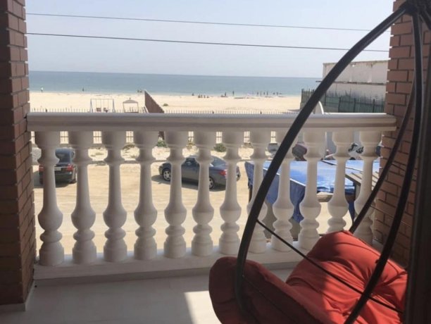 Люкс №1 (корп. 7) двухкомнатный, база отдыха «Мир», Кирилловка. Фото 9