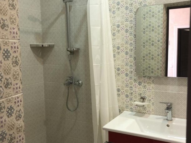 Люкс №4 (корп. 7) однокомнатный, база отдыха «Мир», Кирилловка. Фото 3