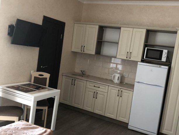 Люкс №4 (корп. 7) однокомнатный, база отдыха «Мир», Кирилловка. Фото 7