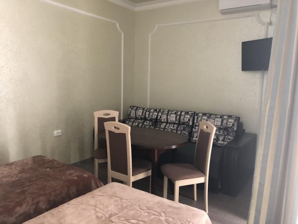 Люкс №6 (корп. 7) однокомнатный, база отдыха «Мир», Кирилловка. Фото 2