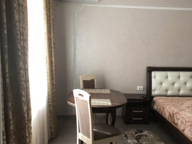 Люкс №7 (корп. 7) однокомнатный, база отдыха «Мир», Кирилловка. Фото 2