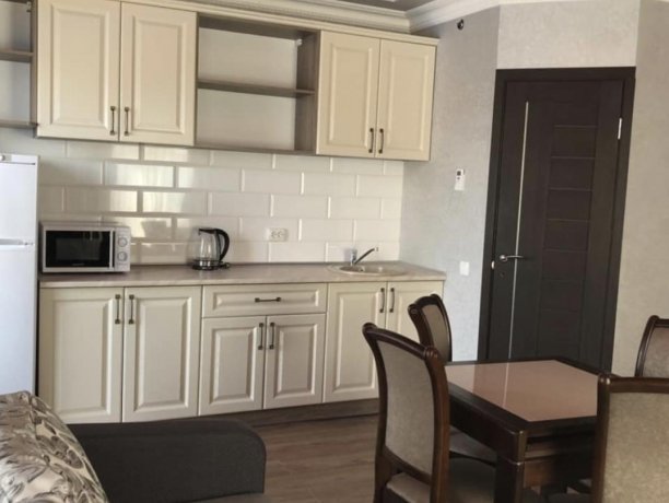 Люкс №8 (корп. 7) однокомнатный, база отдыха «Мир», Кирилловка. Фото 6