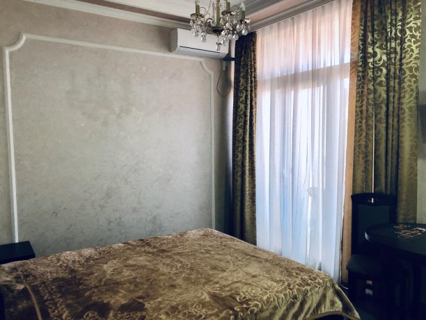 Люкс №3 (корп. 7) однокомнатный, база отдыха «Мир», Кирилловка. Фото 1