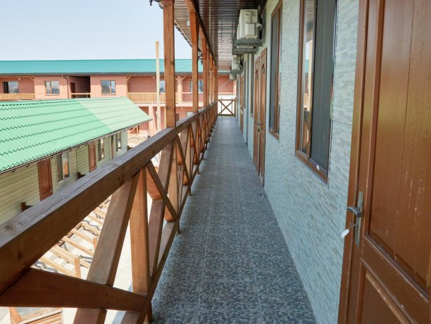 Апартаменты-студио вид на море №67 (корп. 1) двухкомнатный, база отдыха «Автомобилист», Кирилловка. Фото 4