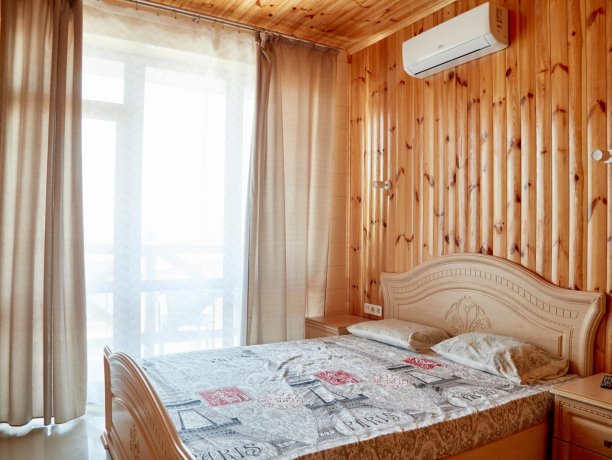 Апартаменты вид на море №66 (корп. 1) двухкомнатный, база отдыха «Автомобилист», Кирилловка. Фото 1