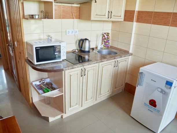 Апартаменты вид на море №66 (корп. 1) двухкомнатный, база отдыха «Автомобилист», Кирилловка. Фото 7