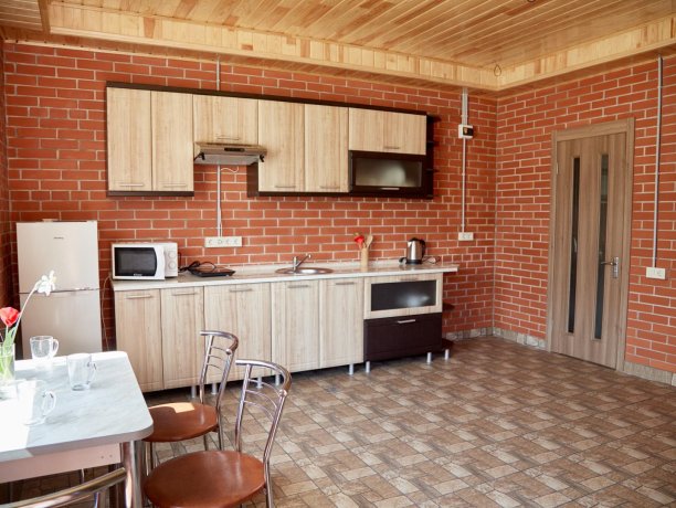 Семейный-люкс вид на море №90 (корп. 2) двухкомнатный, база отдыха «Автомобилист», Кирилловка. Фото 9