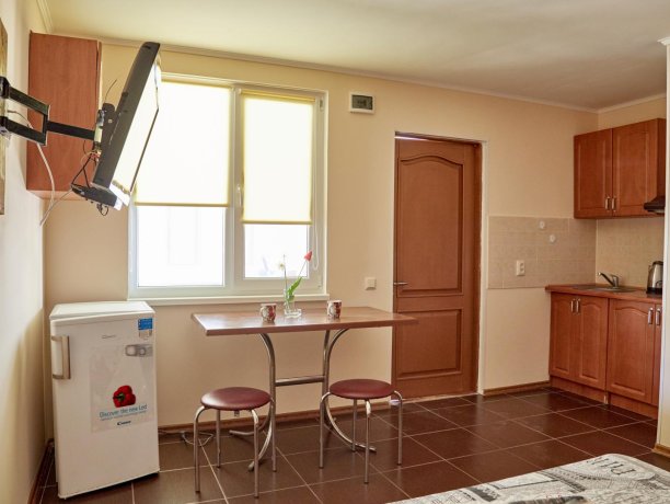 Люкс-студио терраса №40 (корп. 3) однокомнатный, база отдыха «Автомобилист», Кирилловка. Фото 3