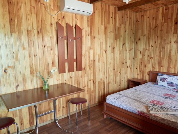 Бунгало № 27 однокомнатный, база отдыха «Автомобилист», Кирилловка. Фото 2