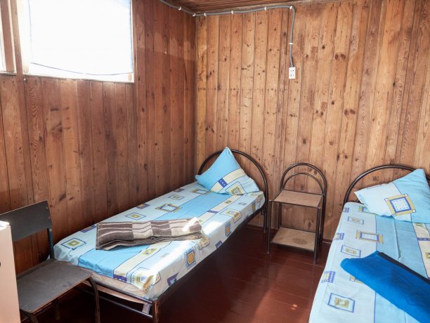 Стандарт №24 однокомнатный, база отдыха «Автомобилист», Кирилловка. Фото 2