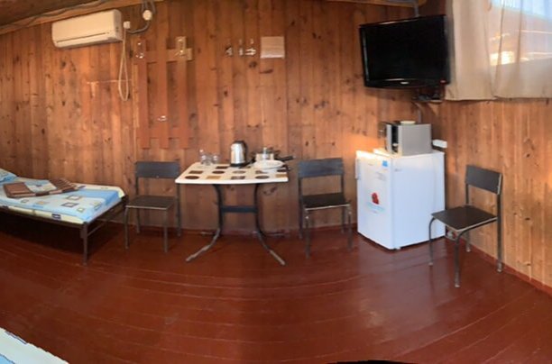 Полулюкс №28 однокомнатный, база отдыха «Автомобилист», Кирилловка. Фото 2