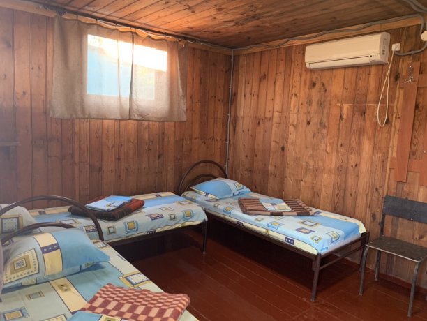 Полулюкс №28 однокомнатный, база отдыха «Автомобилист», Кирилловка. Фото 4