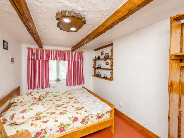 Люкс Батькiвська Хата №1 трехкомнатный, частный сектор «Гостевой Дом «Батькивська Хата»», Кирилловка. Фото 1