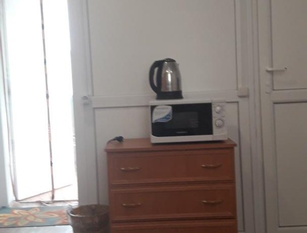 Люкс Сендвич Белый однокомнатный, база отдыха «Азов Коралл», Кирилловка. Фото 11