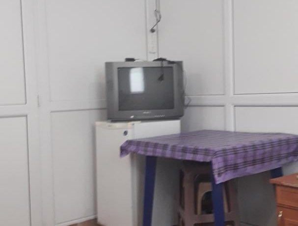 Люкс Сендвич Белый однокомнатный, база отдыха «Азов Коралл», Кирилловка. Фото 9