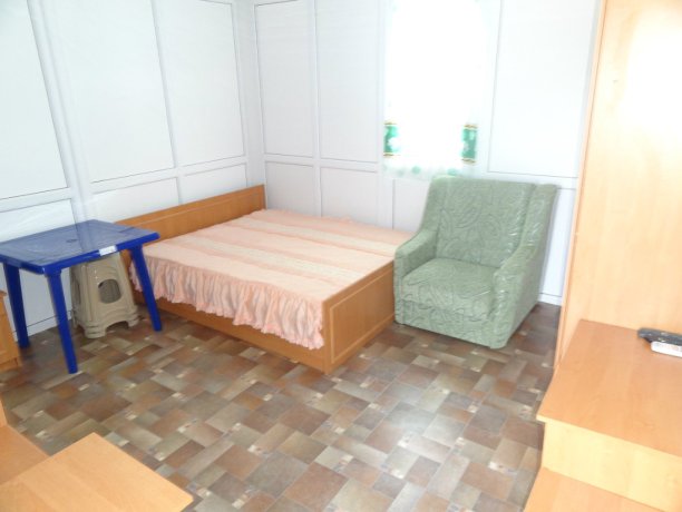 Люкс Сендвич Белый однокомнатный, база отдыха «Азов Коралл», Кирилловка. Фото 2