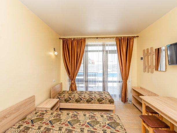 Люкс №7 однокомнатный, гостевой дом «Агат», Кирилловка. Фото 2