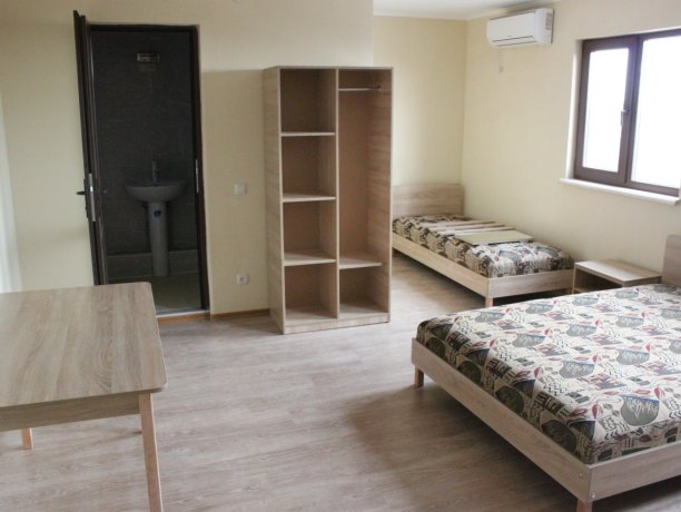 Люкс №13 (мансарда) однокомнатный, гостевой дом «Агат», Кирилловка. Фото 3