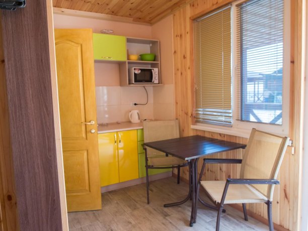 Бунгало №10 однокомнатный, база отдыха «ADMIRAL», Кирилловка. Фото 5