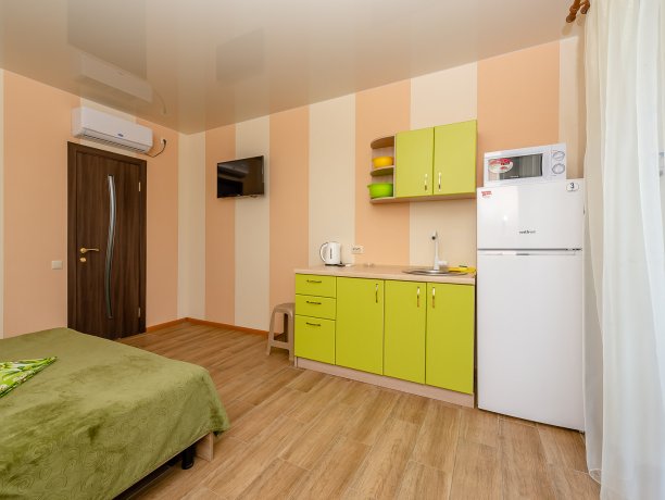 Люкс №52 (5корп) однокомнатный, база отдыха «ADMIRAL», Кирилловка. Фото 3