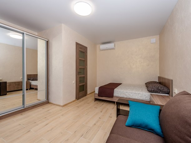 Deluxe №3 (1 к.) однокомнатный, гостевой дом «Adamant», Кирилловка. Фото 1