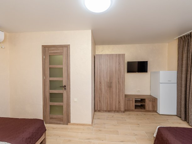 Люкс №6 (1 к.) однокомнатный, гостевой дом «Adamant», Кирилловка. Фото 2